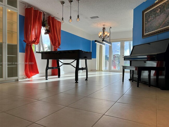 Foto del edificio - 4871 SW 103rd Ave