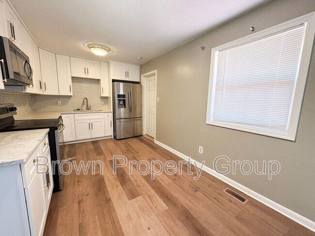 Foto del edificio - 707 Odell Rd