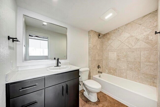 Foto del edificio - 807 E 14th St