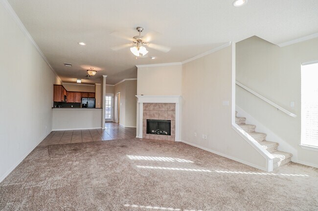Foto del edificio - Pre-Leasing  3 bed 3 bath Near Texas Tech!