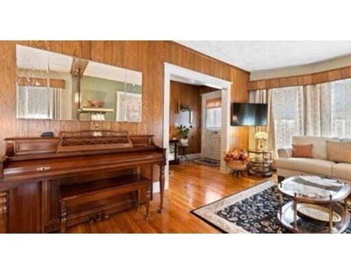 Building Photo - 112-114 Bradford St