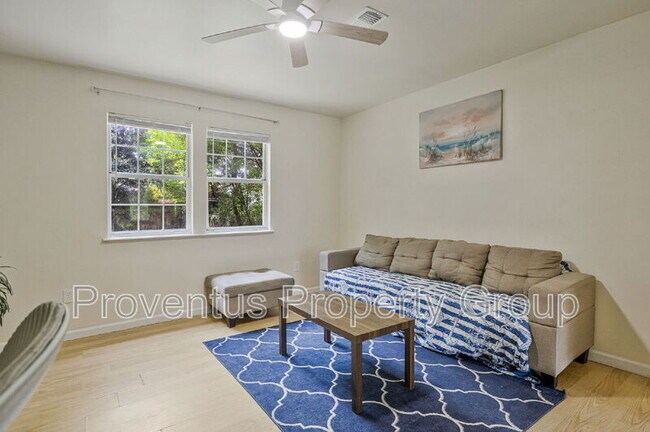 Foto del edificio - 305 Chaseville St
