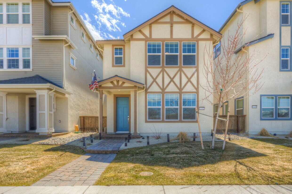 Foto principal - 1351 Grove St