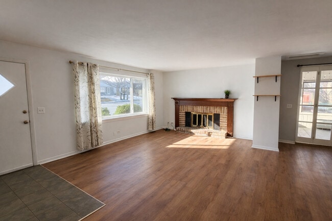 Foto del edificio - 5440 Benton Ave