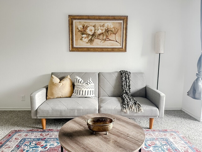 Foto del edificio - 1071 Clayton Ln