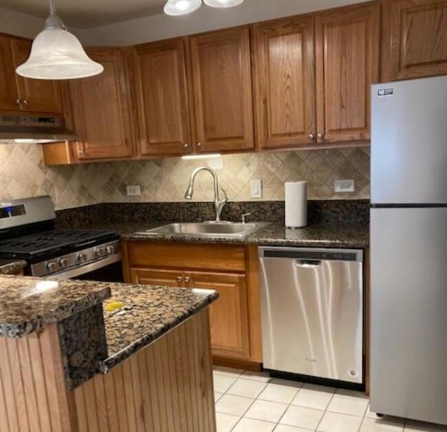 Building Photo - 10408 Major Ave