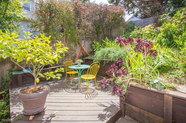 Building Photo - 3 br, 2.5 bath House - 615 Duncan St