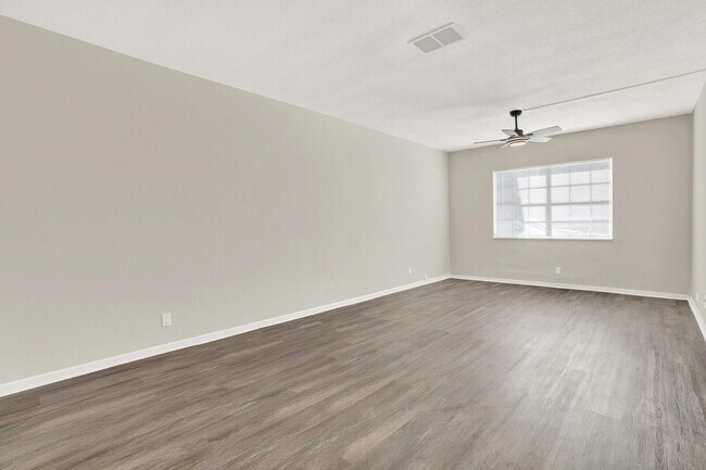 Foto del edificio - 299 SW 7th St