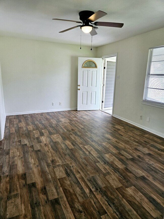 Foto del edificio - 1410 Redondo Dr