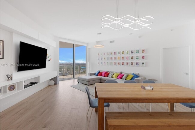 Foto del edificio - 17111 Biscayne Blvd