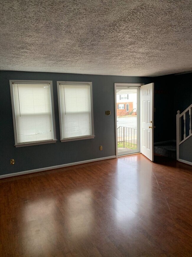 Foto del edificio - 2 BR Townhouse in Salem