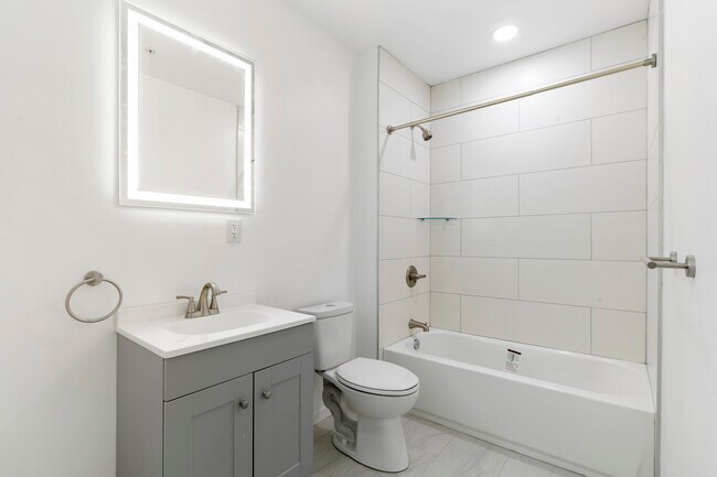 Foto del edificio - 5061 Parrish St