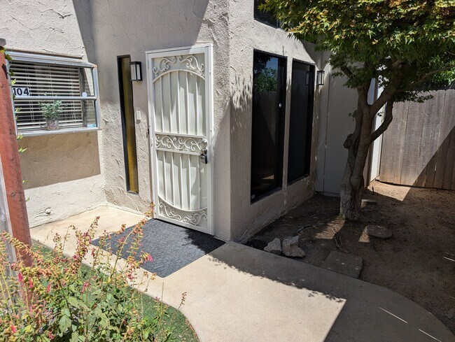 Building Photo - 254 E El Paso Ave