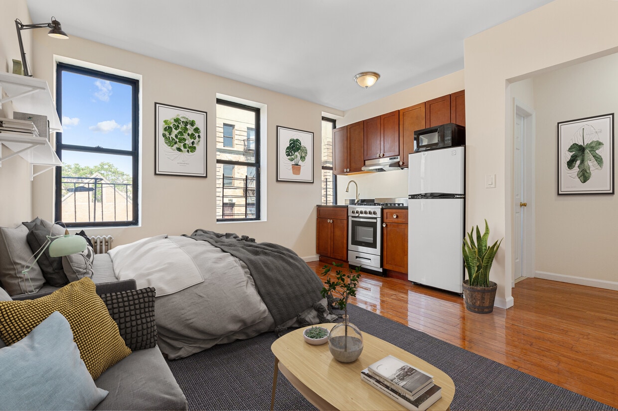 Primary Photo - 150 W 140th St