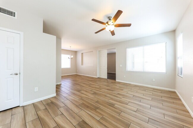Foto del edificio - 12026 W Yuma St