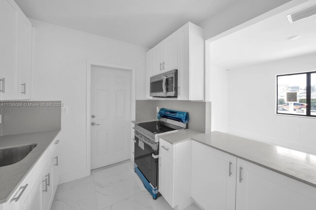 Building Photo - 450 Beacom Blvd