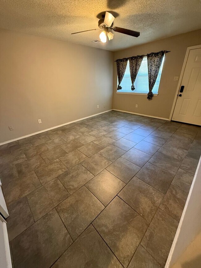 Building Photo - 3 Bed 1.5 Bath House on Hill with Car Port.  Total Electric.  Yard Care Included.