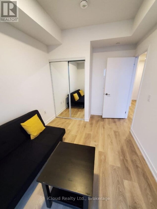 Photo principale - 225 Sumach St