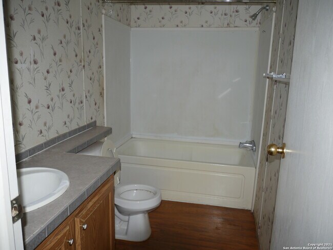 Foto del edificio - 6031 Pleasant Meadow