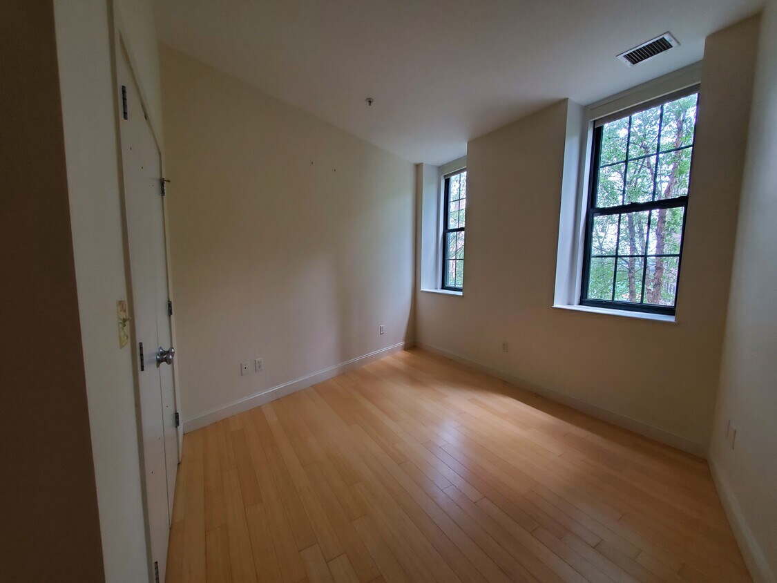 Building Photo - 490 Harrison Ave