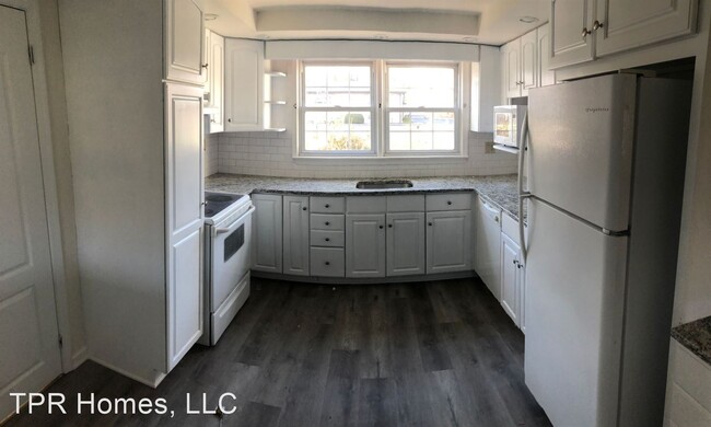 Building Photo - 5 br, 2.5 bath House - 144 E Gillam Ave
