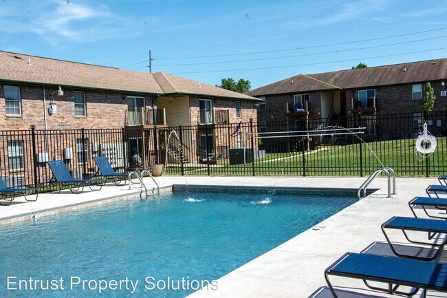 Building Photo - 2655 W Farm Rd 164