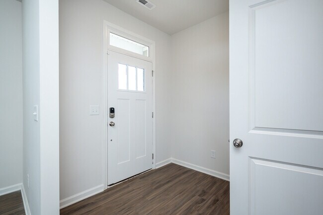 Foto del edificio - 105 Sothel Ct