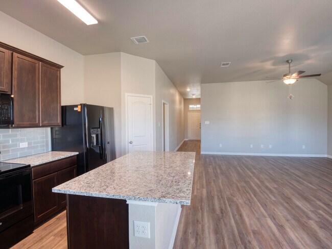 Foto del edificio - 1368 Kingsgate Dr