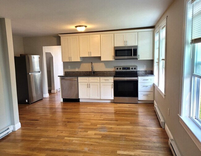 Foto del edificio - 85 Germain Ave