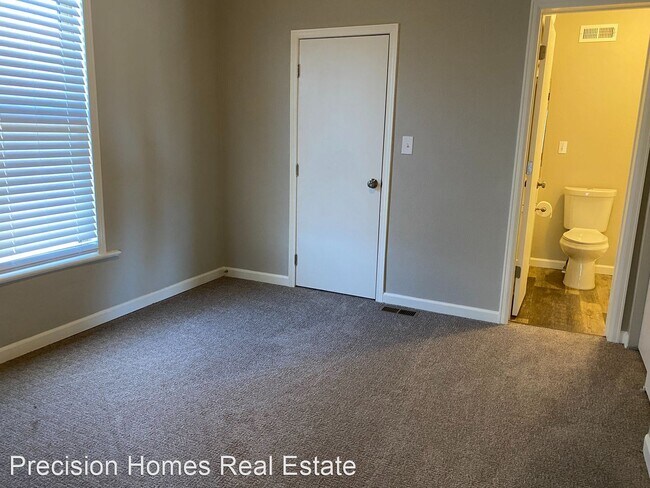 Building Photo - 4 br, 2 bath House - 402 Broadway St