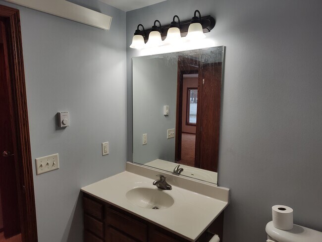 Foto del edificio - 5710 S Shore Dr