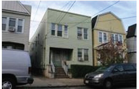 Primary Photo - 339 Danforth Ave