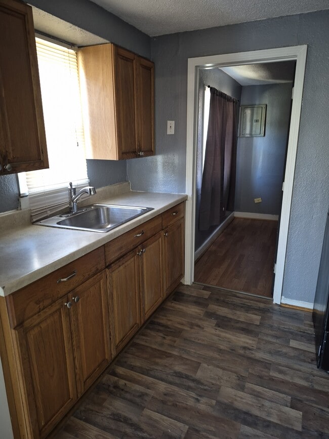 Foto del edificio - 6135 Emerald Ave