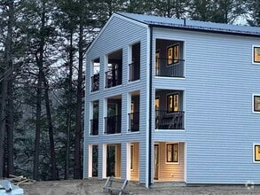 Building Photo - 30 Ladds Ln