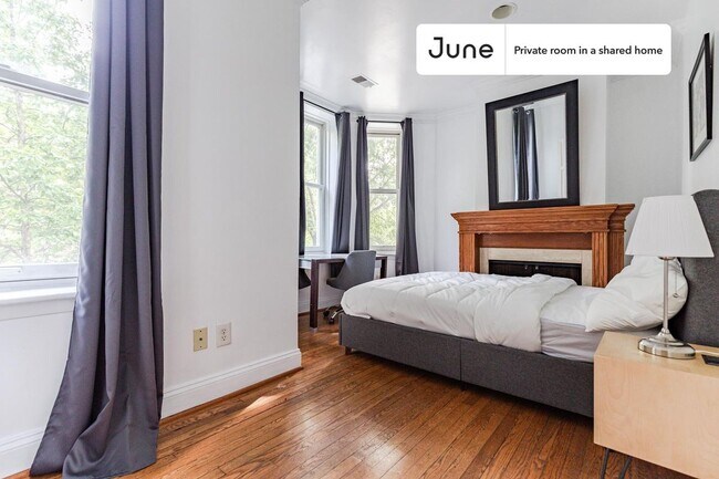 Foto del edificio - Room in Shared 3 bed/1 bath home