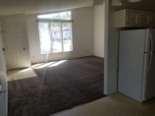 Building Photo - 310 Bolin St