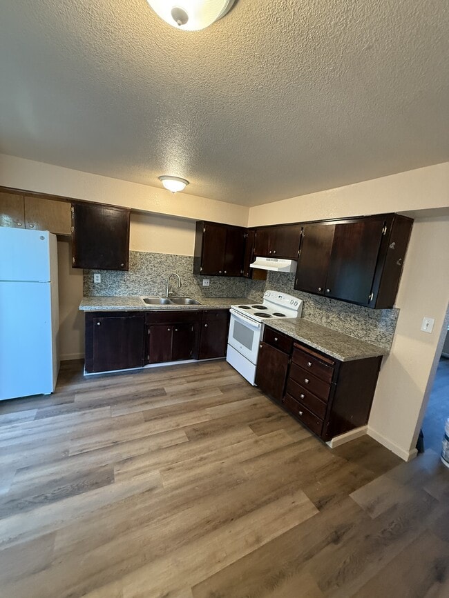 Building Photo - 8550 Acapulco Way