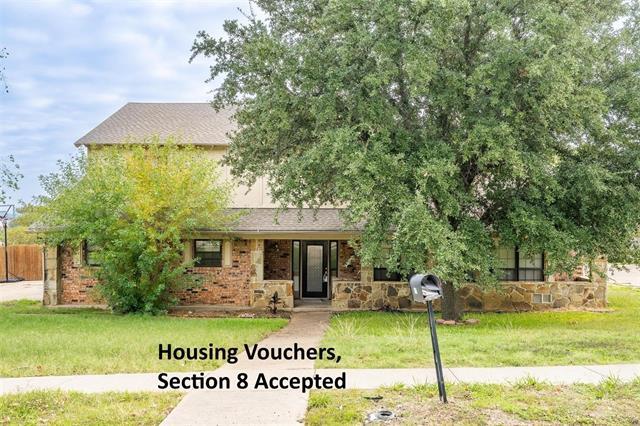 Foto principal - 4212 Village Green Dr