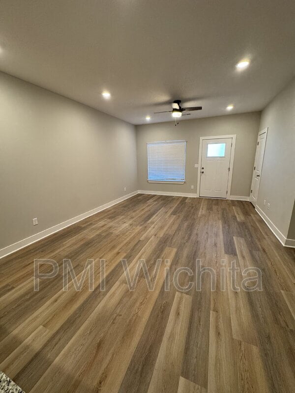 Building Photo - 5244 N Cypress Cir