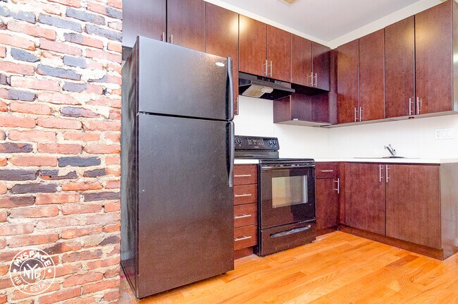 Foto del edificio - 1345 Dekalb Ave