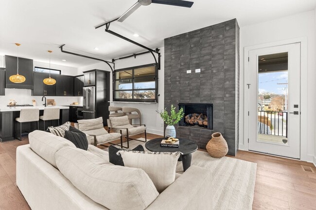 Modern luxury in the heart of Edgehill - Modern luxury in the heart of Edgehill House