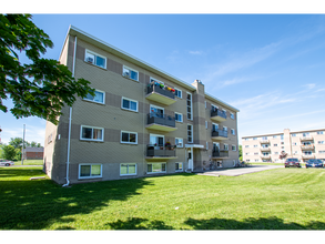 Building Photo - 120 & 134 Borden Street