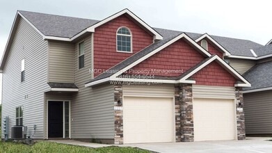 Building Photo - 2165 SW Timbertrace Ln