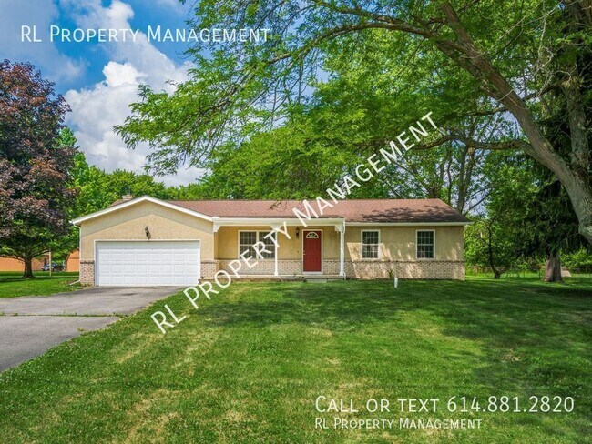 Building Photo - Beautiful ranch style 3 bedroom 2 bathroom...