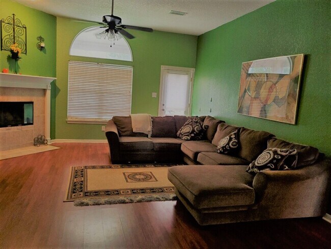 Foto del edificio - 254 Maple Ln