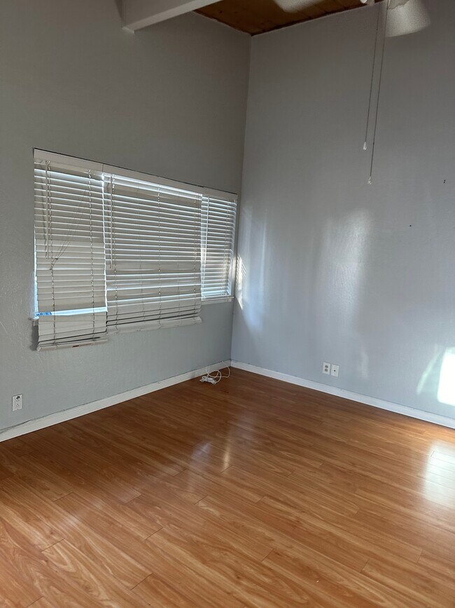 Living Room - 3284 Brookdale Dr
