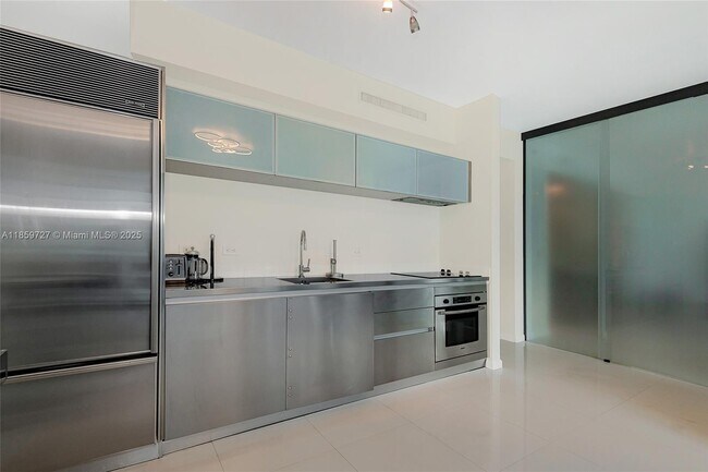Building Photo - 1040 Biscayne Blvd
