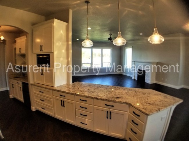 Building Photo - 925 Callaway Dr