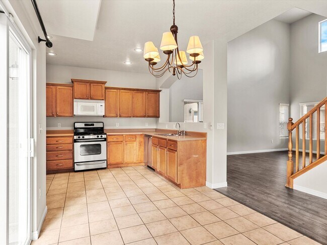 Foto del edificio - Newly Updated South Ogden Townhome | 3 Bed | Private Backyard | 2-Car Garage