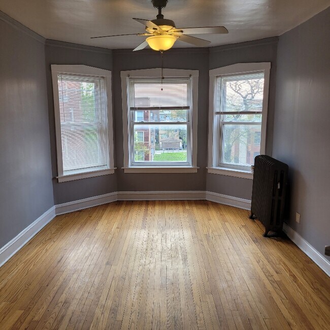 Foto del edificio - 6621 S Greenwood Ave